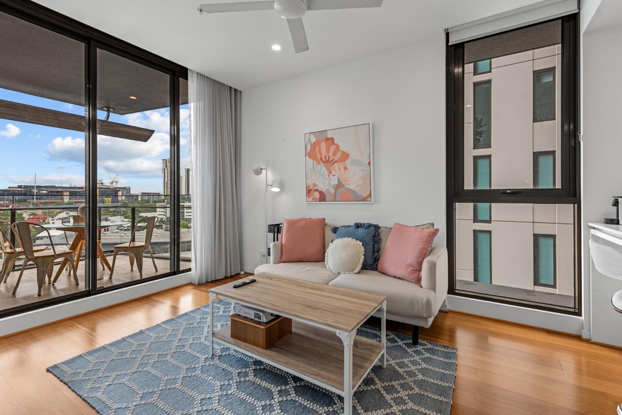 Cityscape 2-bed With Pool, Gym & Secure Parking Apartment